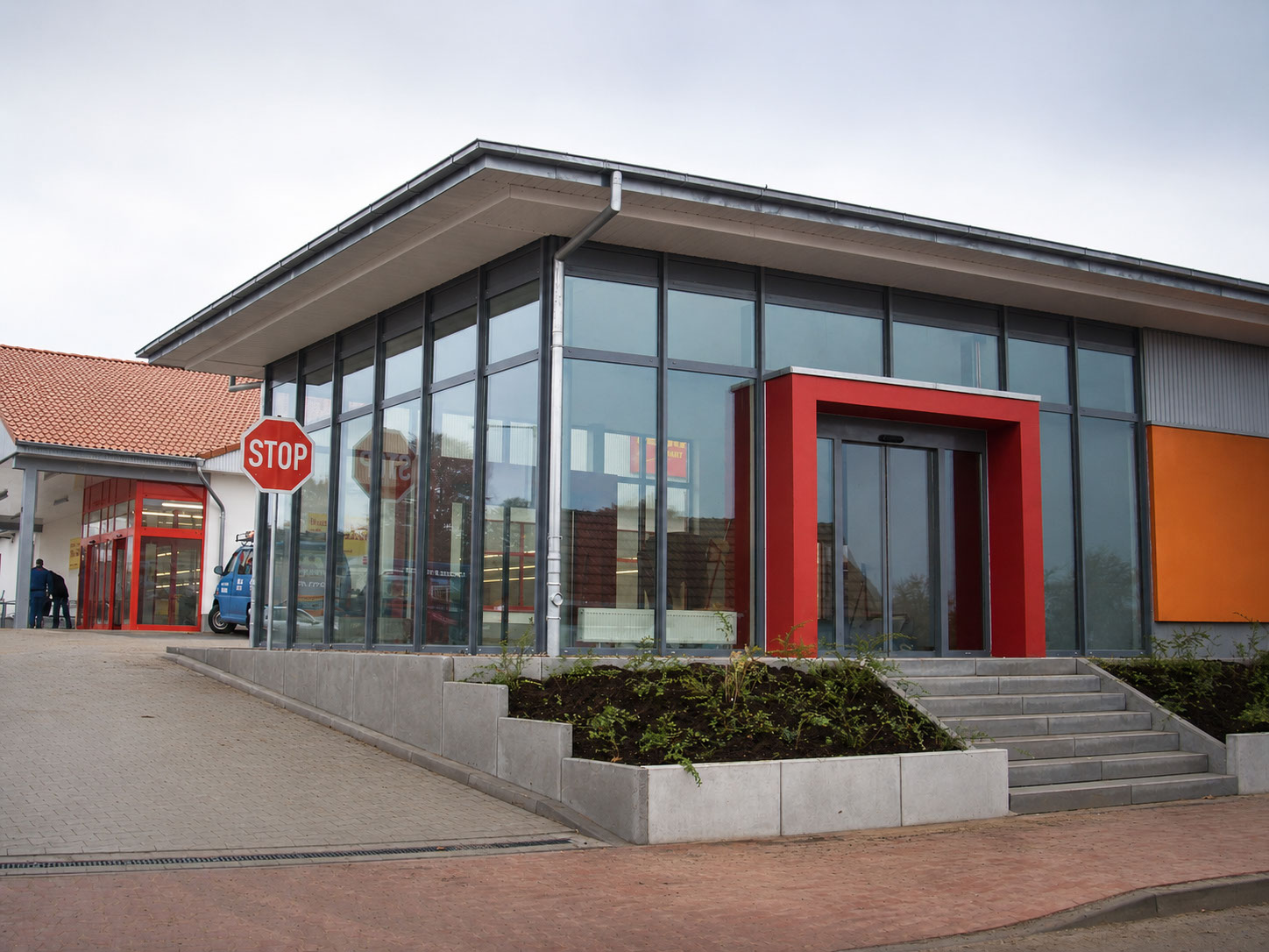 Fassade supermarkt schueco
