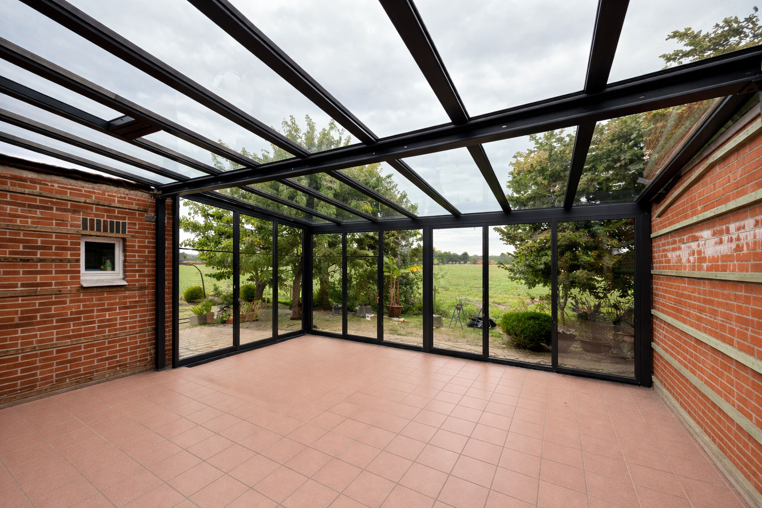 Wintergarten innenansicht glasdach schiebetuer …